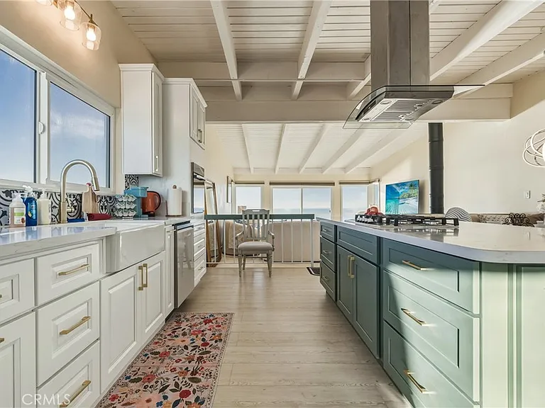 883 Katella St — Photo 16