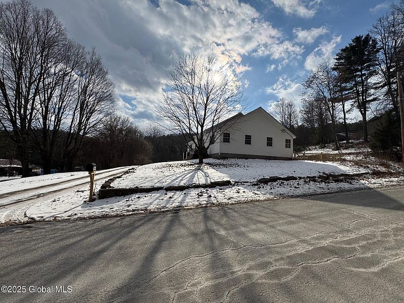 2nd image of 113 Veterans Road