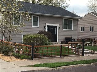 1805 Memorial Dr, Pekin, IL 61554