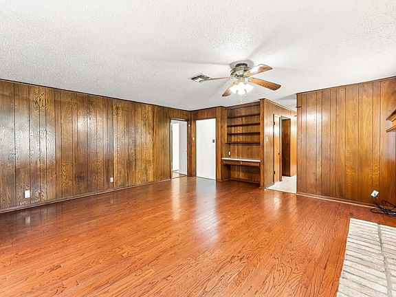 3rd image of 323 Park Hill St