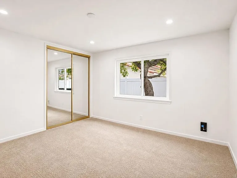 726 Santa Rufina Dr — Photo 17