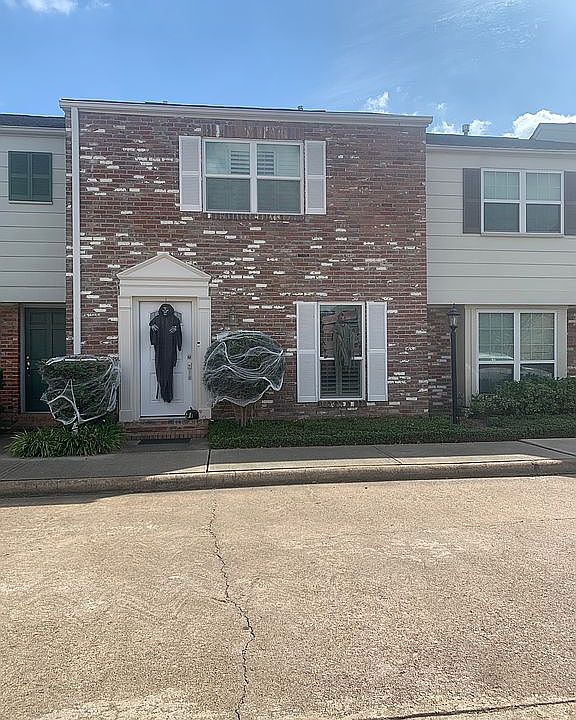 1st image of 6449 Olympia Dr #95