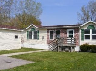 1584 Plank Rd, Menasha, WI 54952