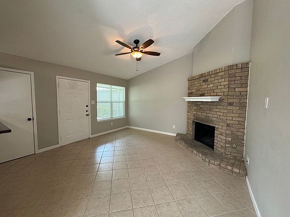 3rd image of 215 Greenlawn Blvd