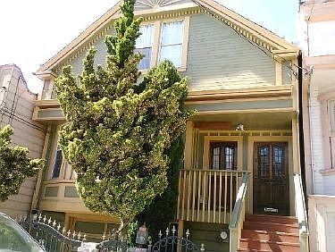 2nd image of 560 Moultrie St