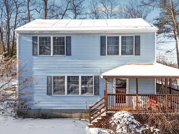 55 Mcintyre Court, Manchester, NH 03104