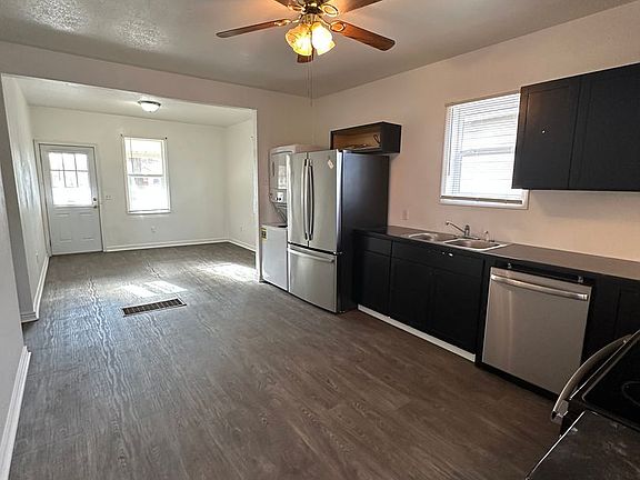 3rd image of 307 S 32nd St
