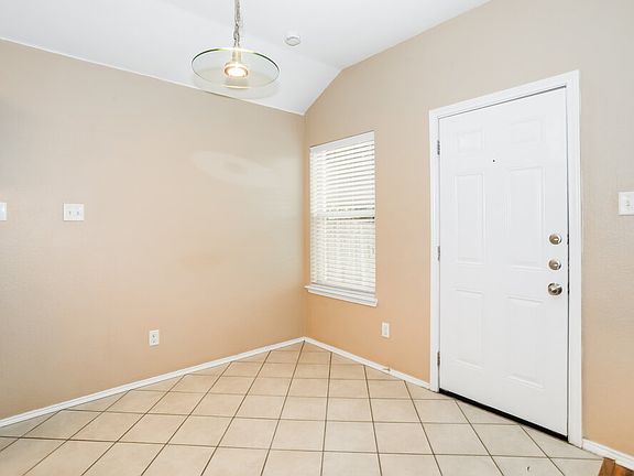 5th image of 10461 Fossil Hill Dr