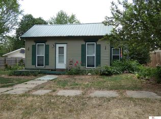 209 S Pine St, Friend, NE 68359