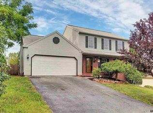 130 Winding Hill Dr, Etters, PA 17319