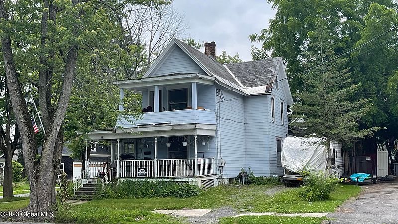 3rd image of 77 Kingsboro Avenue