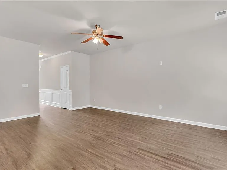 4488 Ravenwood Dr — Photo 3