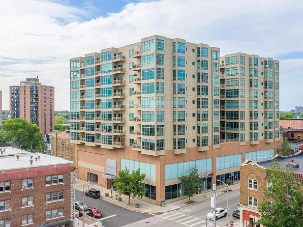 1550 E Royall Pl Unit 708, Milwaukee, WI 53202