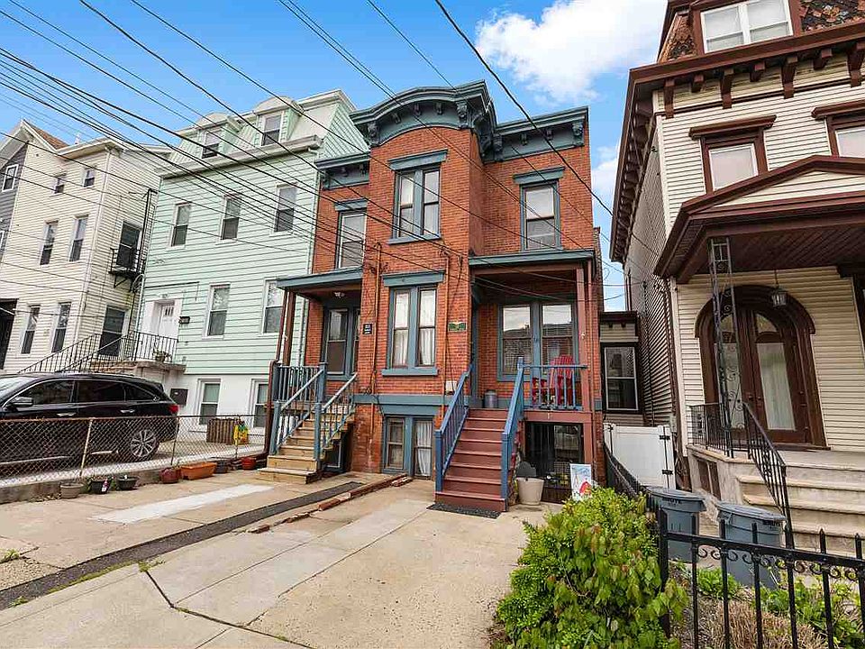 2nd image of 18 Magnolia Ave
