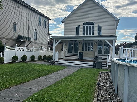 3rd image of 107 Bayside Dr