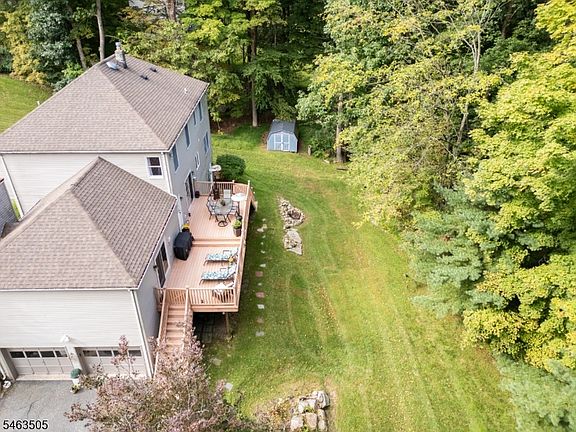 3rd image of 10 Ross Rd