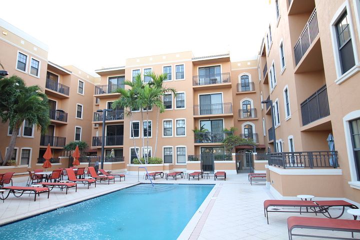1st image of 511 Lucerne Ave APT 313