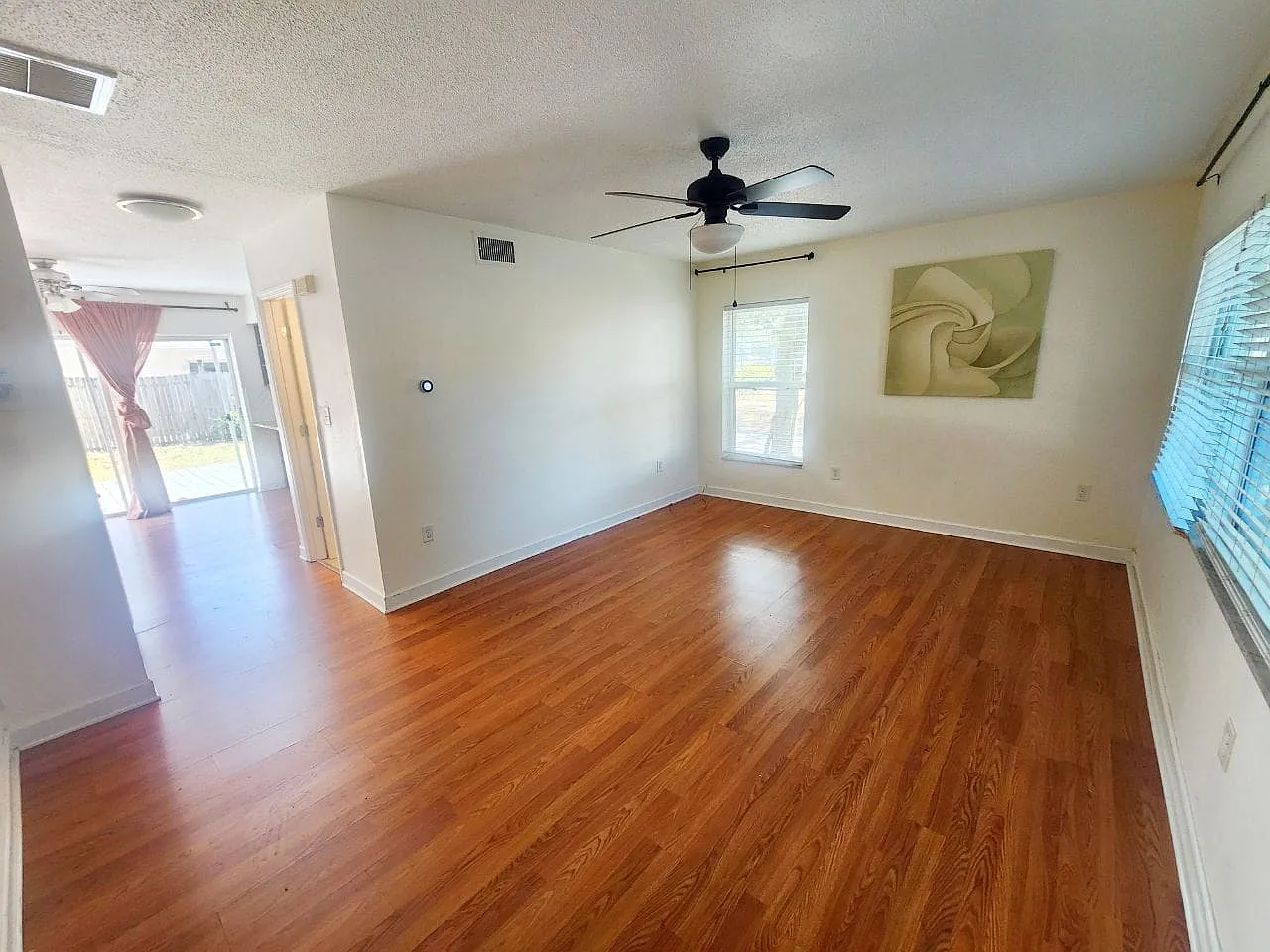 3 bed, 1444 sqft, $2,595 — Photo 3