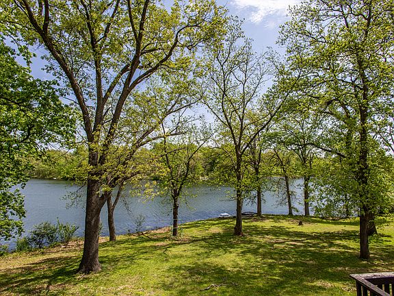 5th image of 17759 Woods Dr