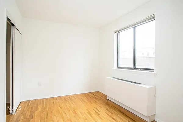 Rented by MNS | media 8