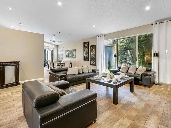 5th image of 4402 Kensington Park Way