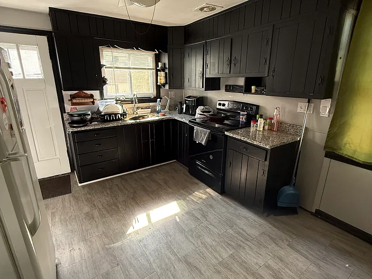 8 S Washington St #1 — Photo 4