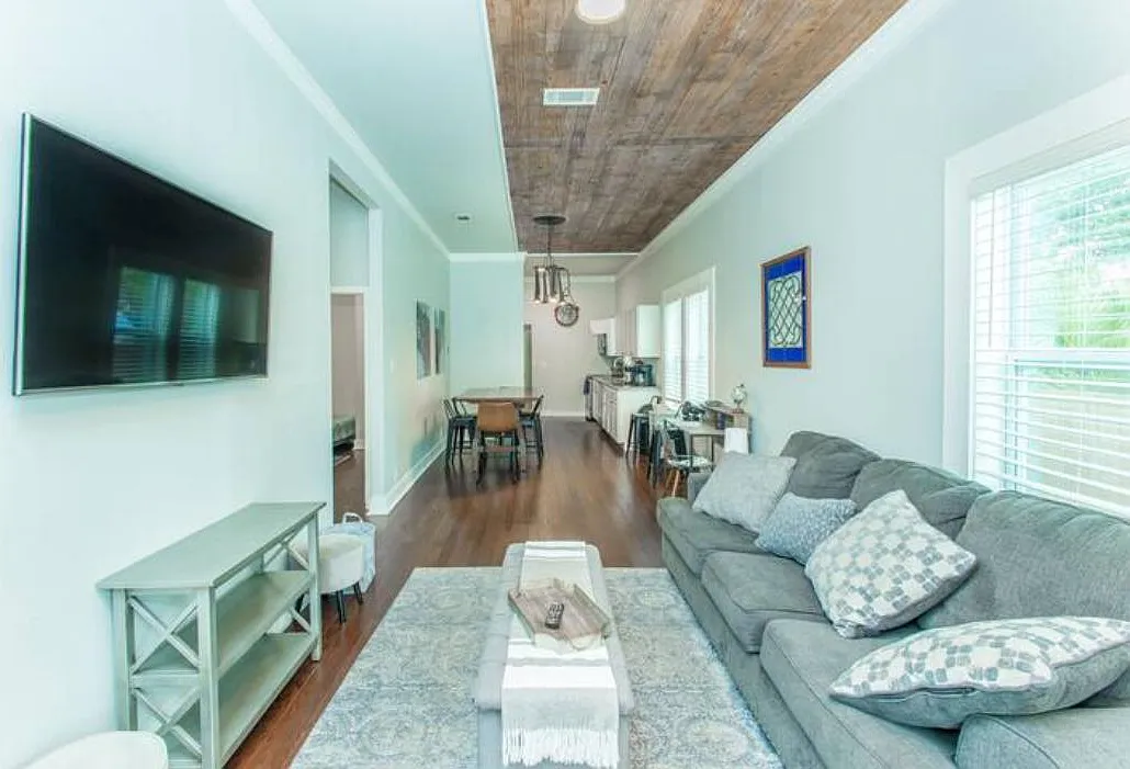 116 N Coyle St — Photo 2