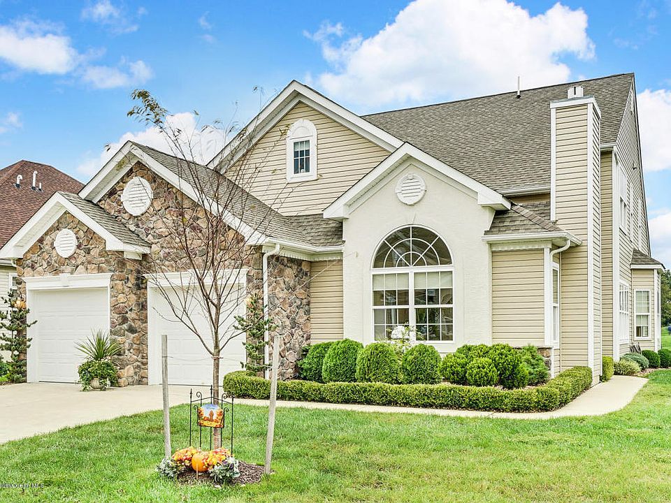 1st image of 72 Bayville Way