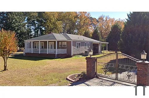 1836 Middle Rd Photo 1