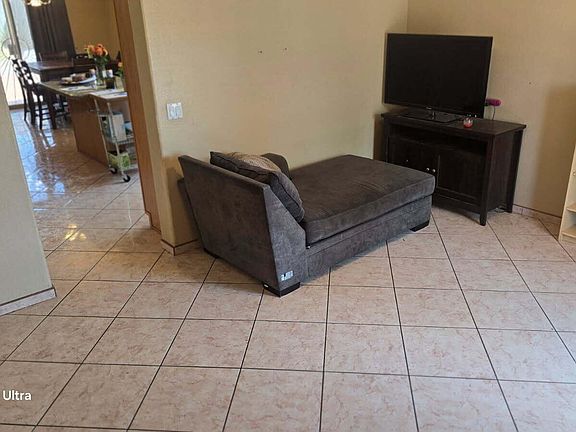 2nd image of 5227 S 10TH Avenue
