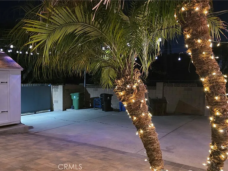 18224 Chatsworth St — Photo 56