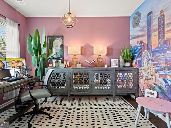 5th image of 113 Poppy St