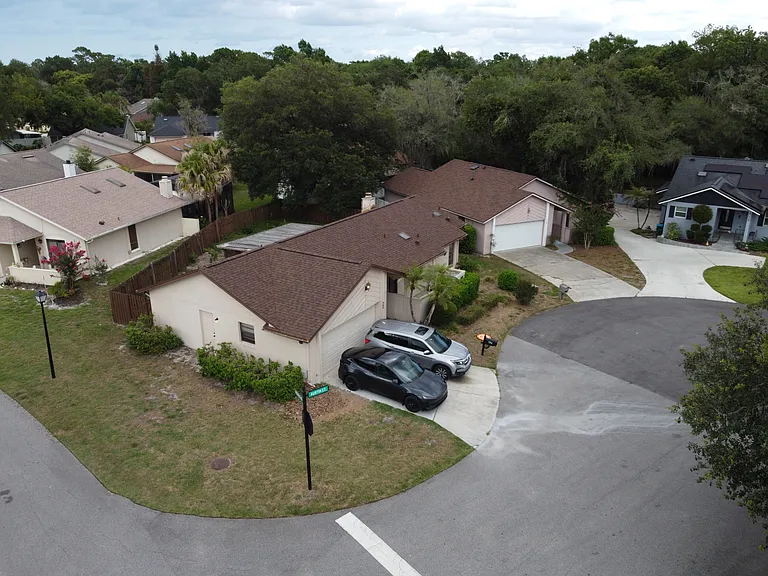 794 Austin Ct — Photo 3