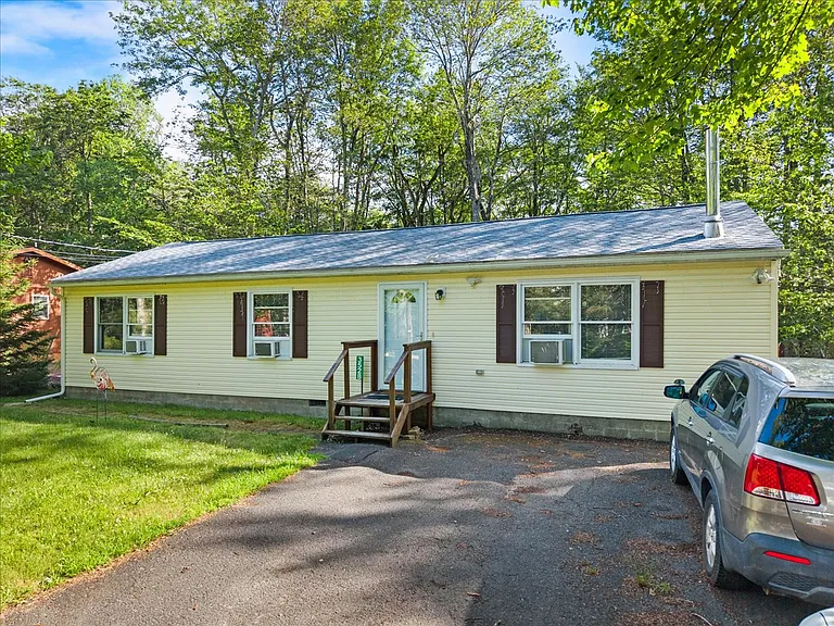 3528 Peak Dr — Photo 2