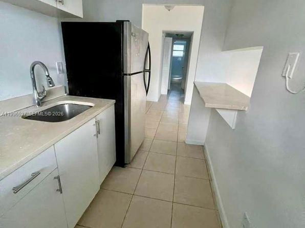 7101 SW 89th Ct APT 102