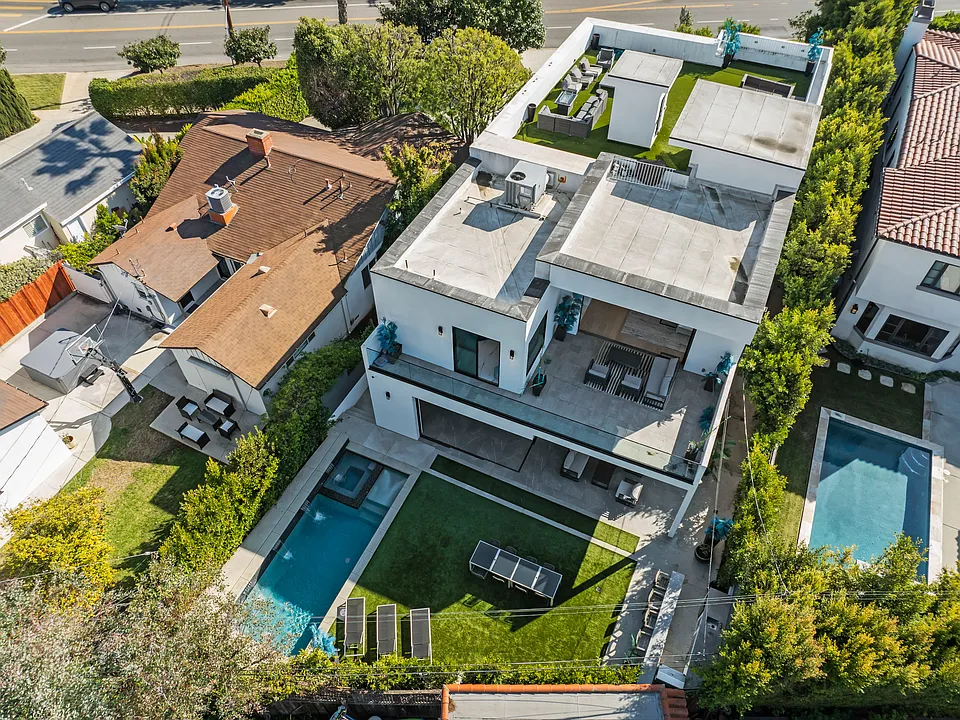 12125 W Sunset Blvd