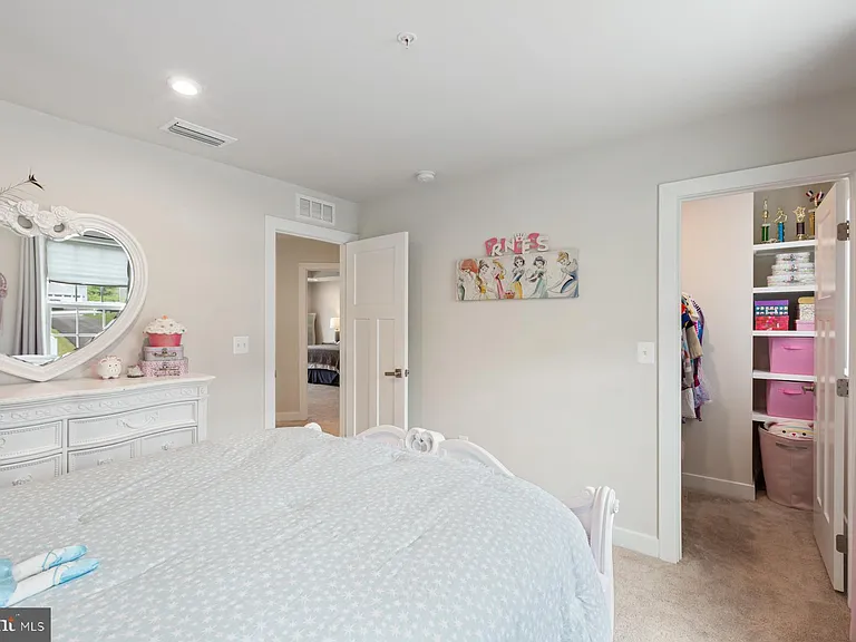 8378 Legacy Cir — Photo 25