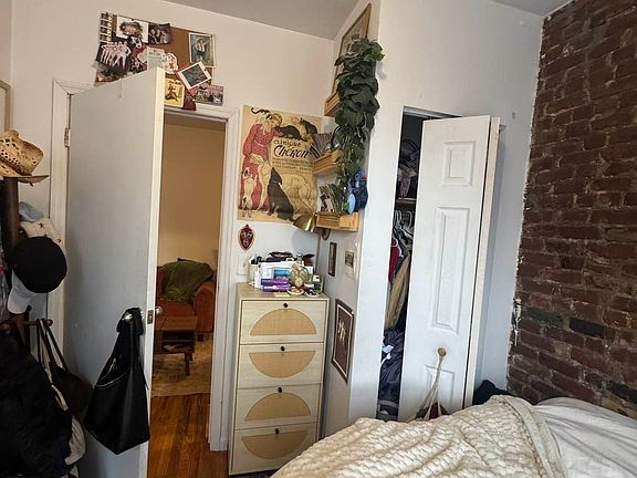 4th image of 202 E 7th St APT 3F