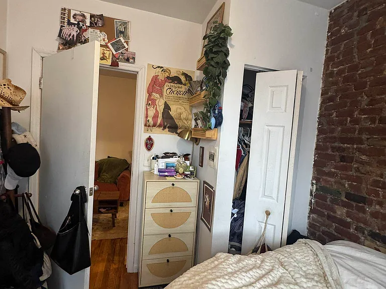 202 E 7th St #3F — Photo 4