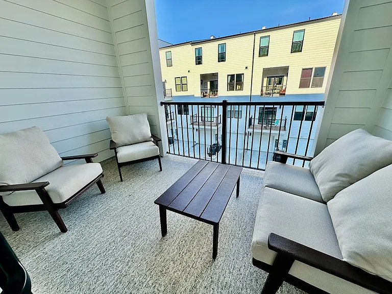 1253 S Blount St #201 — Photo 24