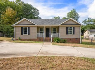 7 Parker Rd, Taylors, SC 29687