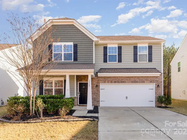 15947 Harbor Hill Dr, Charlotte, NC 28273