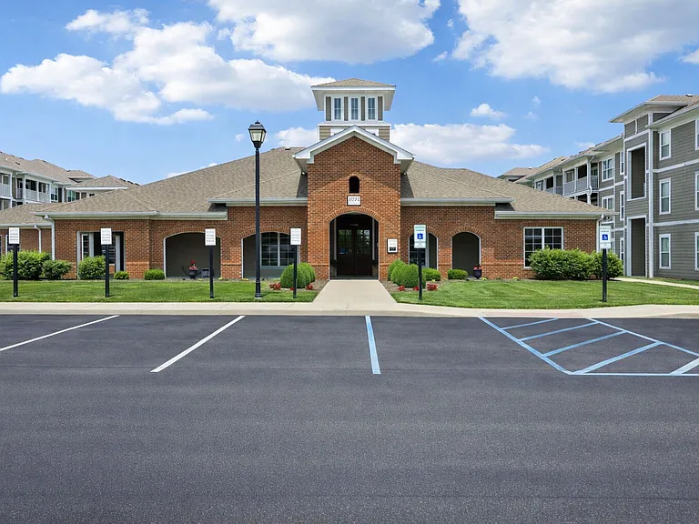 Burkart Crossing Apartments — Photo 39