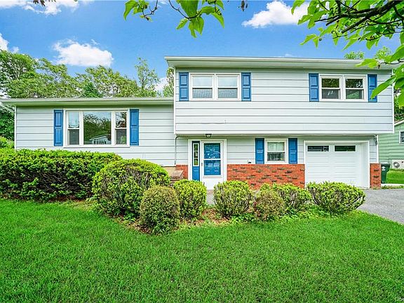 3rd image of 332 Lake Vue Dr