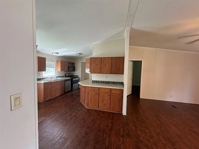 16415 Tamra Ct — Photo 40