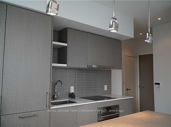 4th image of 100 Harbour St #4902