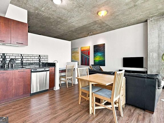 4th image of 3324 Peachtree Rd NE Unit 2806