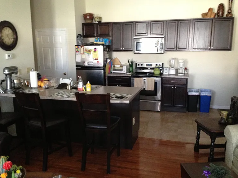 1023 Vine St #202 — Photo 1