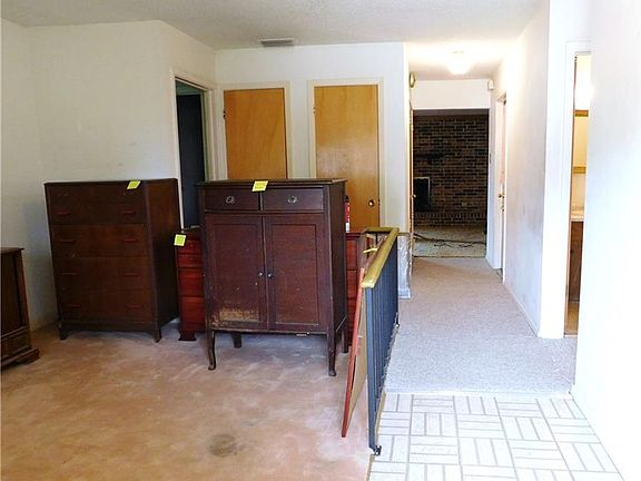 2nd image of 1614 Crest Park Dr