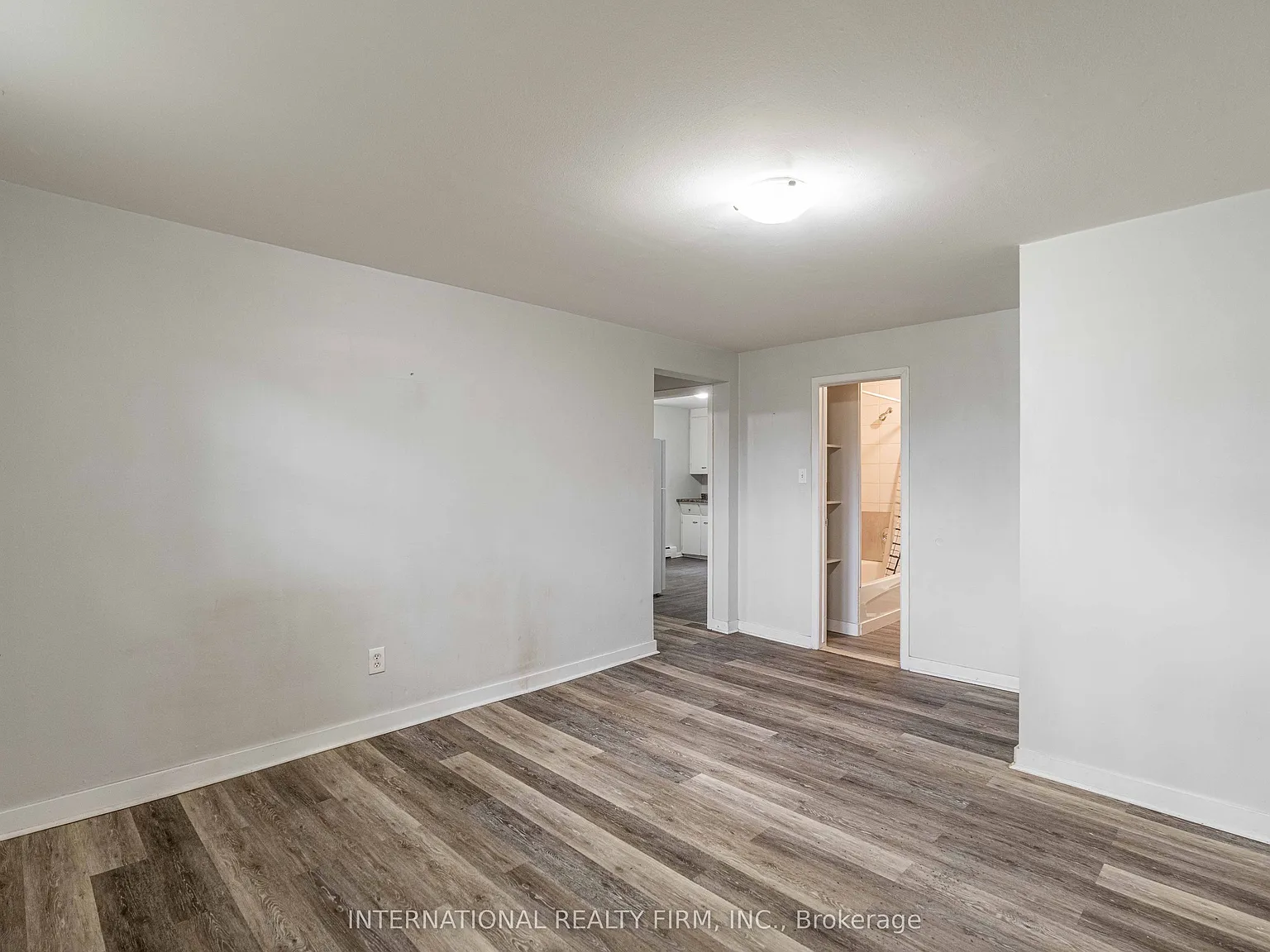 1 bed, $1,300 — Photo 2